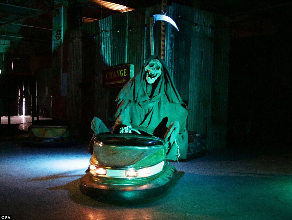2B85A7FF00000578-3204653-The_grim_reaper_rides_the_dodgems_at_Dismaland_Bemusement_Park_a-a-40_1440076221714
